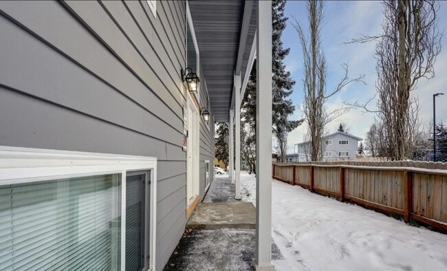 818 E 10th Ave Unit 3