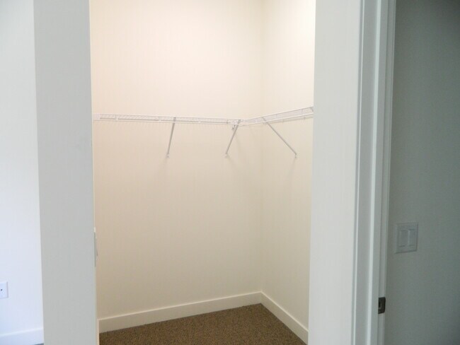 #26-101 - Millhouse West