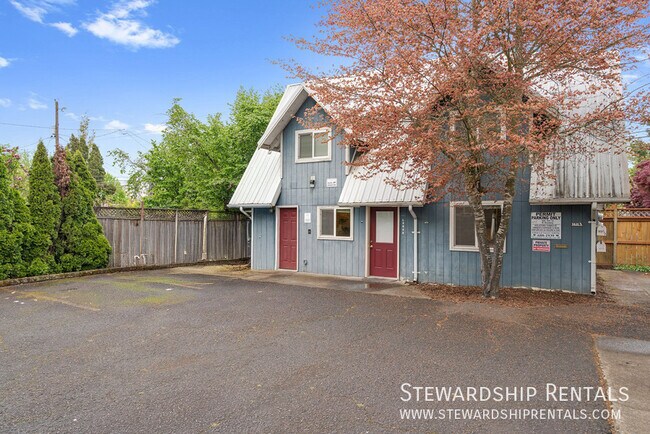 1431 1/2 W. Broadway Avenue-