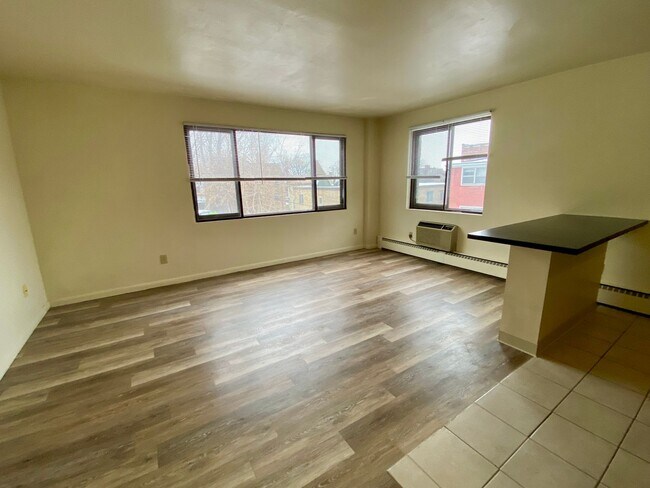 Photo - 415 Wisconsin