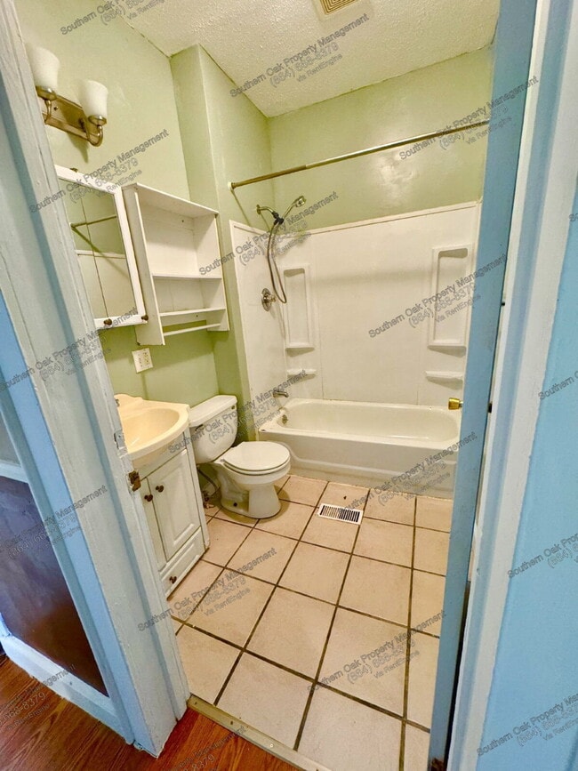 Photo - 311 Lakeside Dr