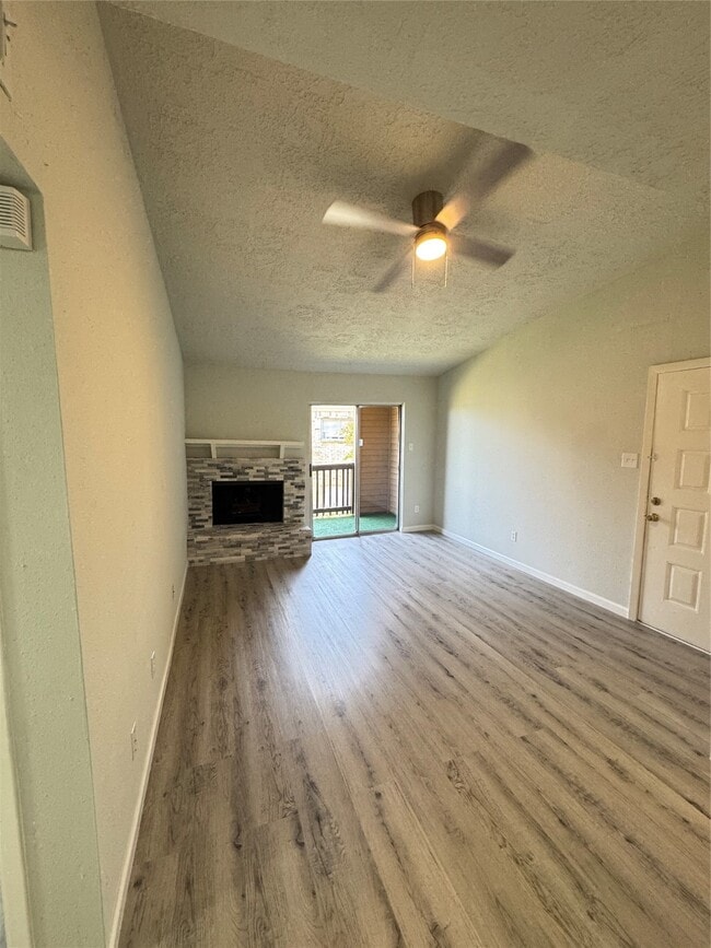 Building Photo - 10555 Turtlewood Ct Unit 909 Rental