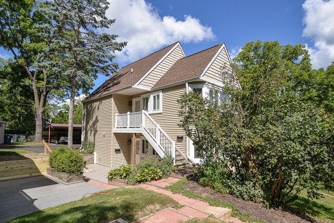 Photo - 552 S 7th St