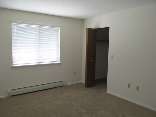 Lakewood Manor Apartments