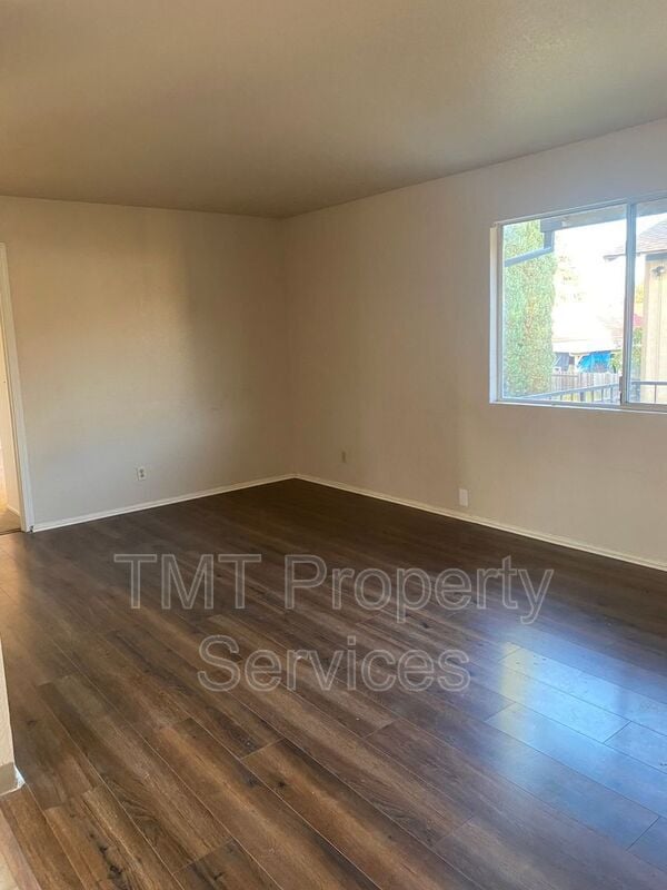 Photo - 228 McFarland St