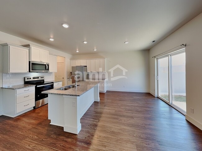 Photo - 6921 35th Pl NE