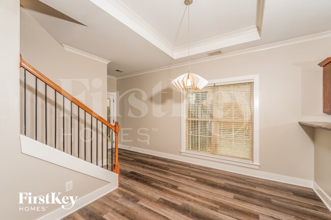 Photo - 340 Kingston Cir