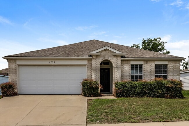 Building Photo - 6730 Meadowcrest Dr
