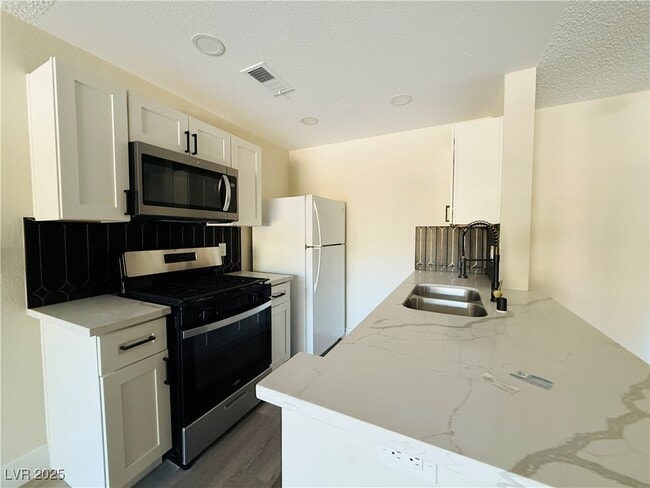 Building Photo - 2200 S Fort Apache Rd Unit 2095