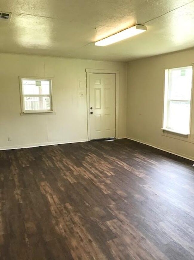 Photo - 3812 Hiland Dr