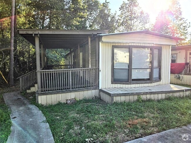 Building Photo - 858 Queenswood St Rental