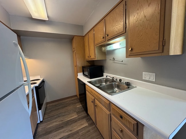 Building Photo - 1516 Grand Ave Rental