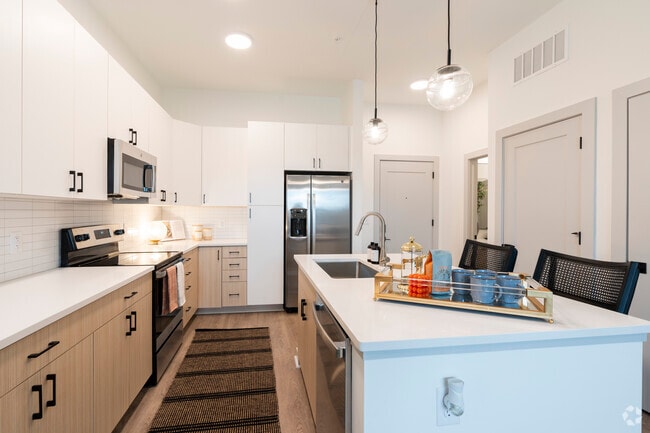 1BD, 1BA-691 SF