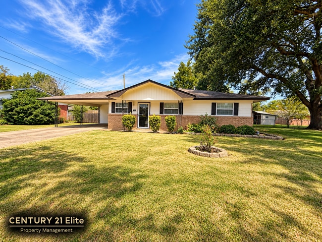 1609 Shady Grove Dr