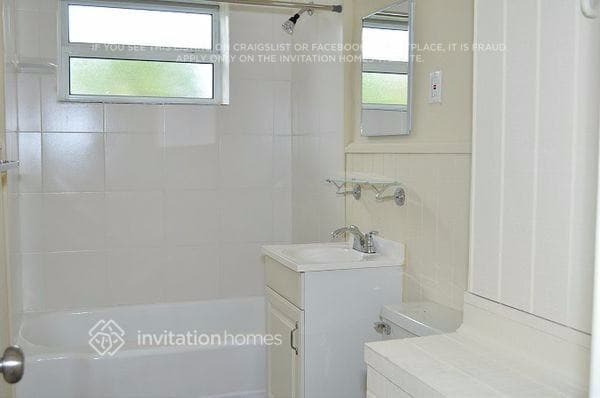 Photo - 1755 SW 37th Way