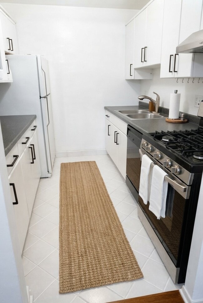 3515 Washington Blvd Unit 109