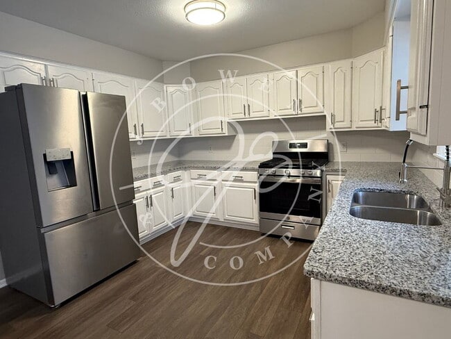 Photo - "Charming 3-Bedroom Perrysburg Home with 3 Baths and a Finished Basement!"