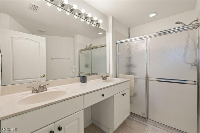Photo - 12120 Summergate Cir Unidad 103