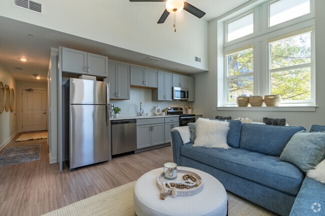 1BR, 1BA - 631SF - 50 Peabody Place