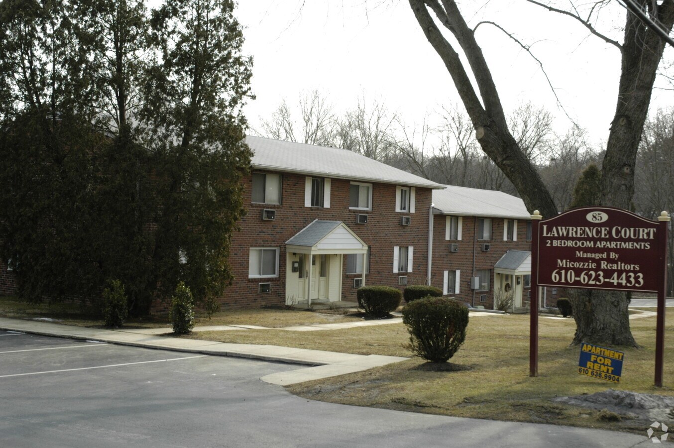 Lawrence Court Apartments - Lawrence Court Apartments