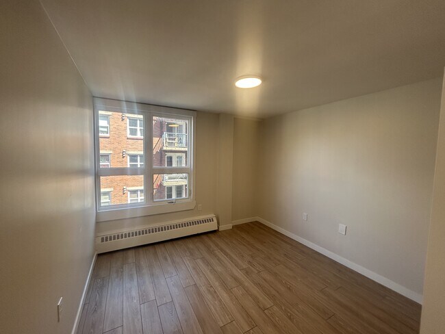 Photo - 5222-5222 Green St Unit 21
