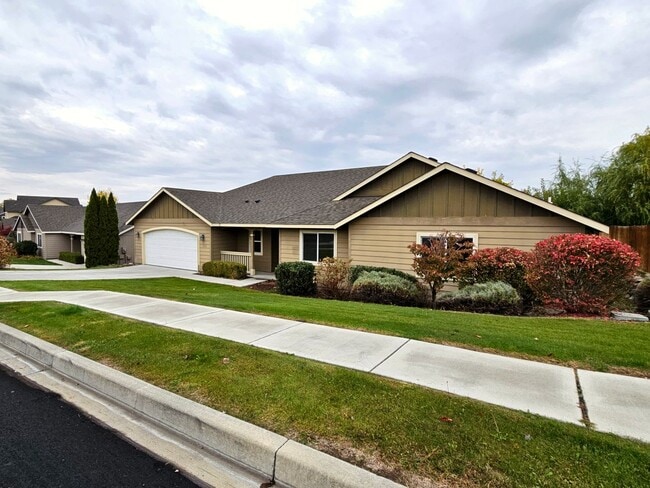 Photo - *360 TOUR AVAILABLE* Spacious Ranch-Style ...