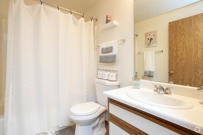 Woodridge Apartments