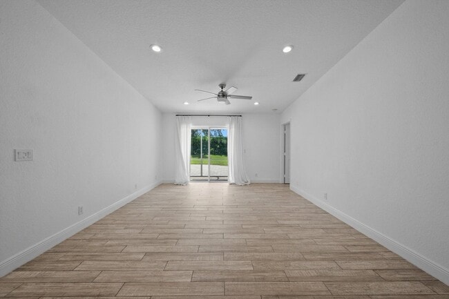 3800 Miramontes Cir