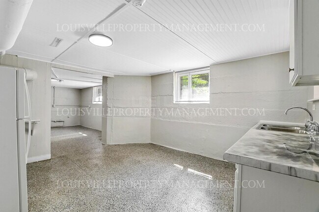 Photo - 319 W Lee St Unidad 4