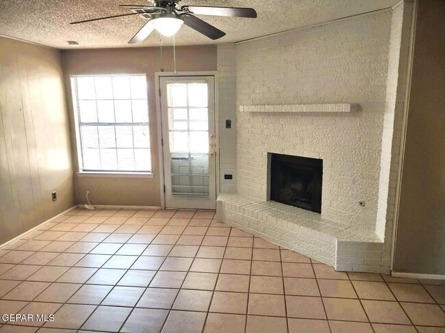 Photo - 725 Arredondo Dr
