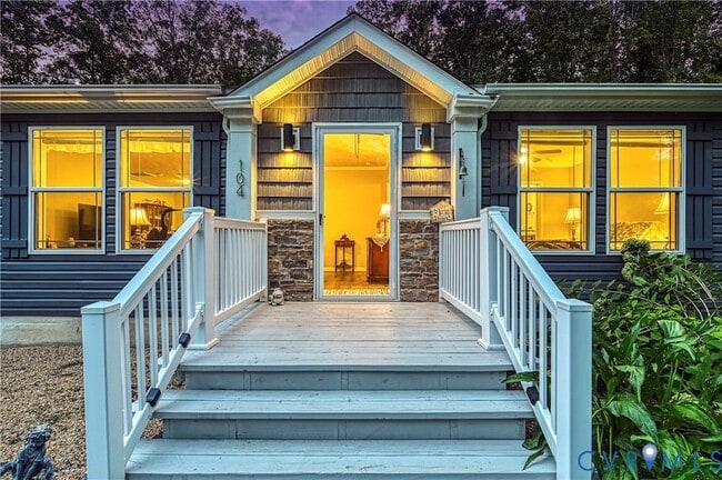 Photo - 104 Privacy Rd