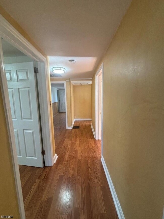 Photo - 233 Broughton Ave
