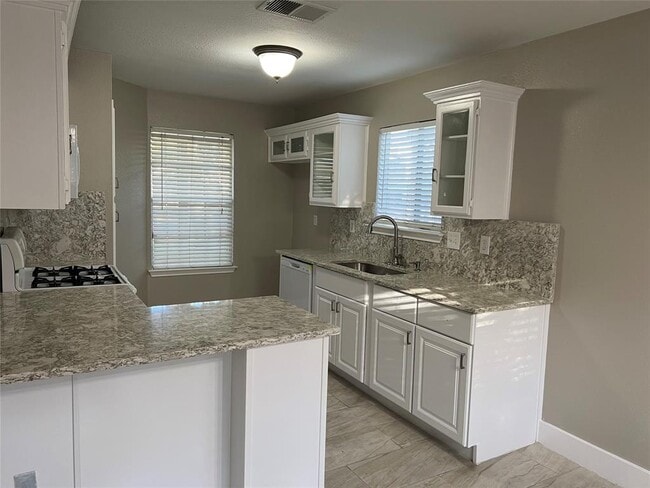 Photo - 5909 Avery Island Ave