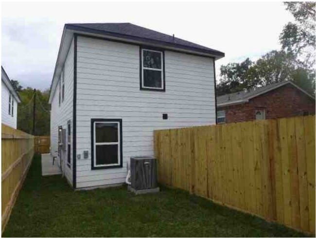 Photo - 6011 Wedgefield St