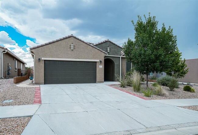 4 Bedroom Almost New Pulte home for rent - 4 Bedroom Almost New Pulte home for rent