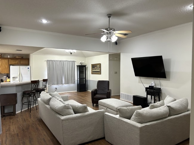 Photo - 3570 Grandview Dr