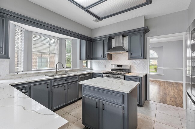 Photo - 5622 Woodland Creek Dr