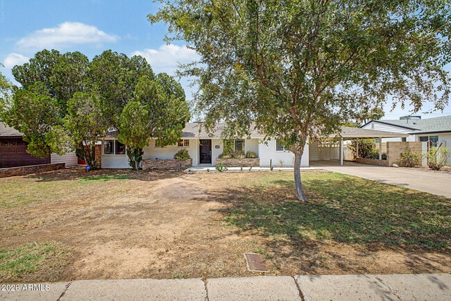 Building Photo - 6108 N 11th Ave