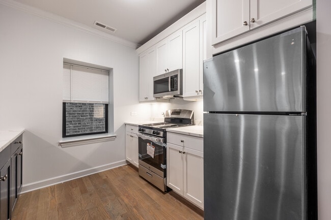 Photo - 3708 N Sawyer Ave Unit 1