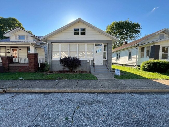 Building Photo - 1110 S Harlan Ave Rental