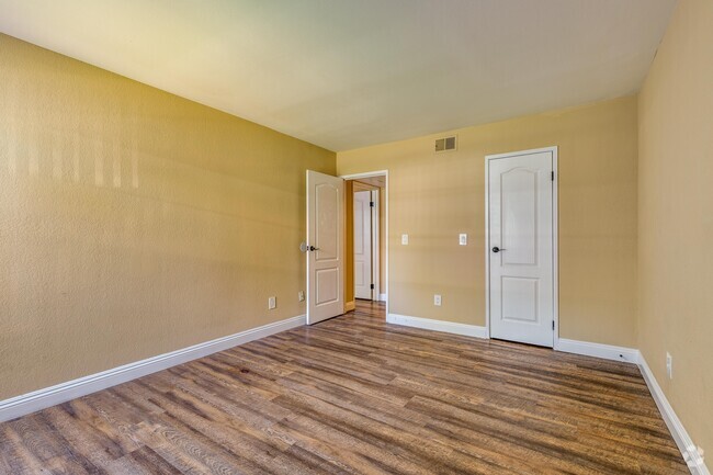 2 BR, 2 BA (Newport) - 1,121 SF