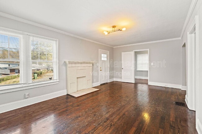 Photo - 76 Burbank Dr NW