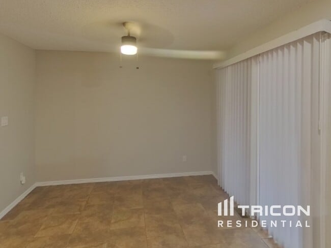 Photo - 6725 Defoe Ave