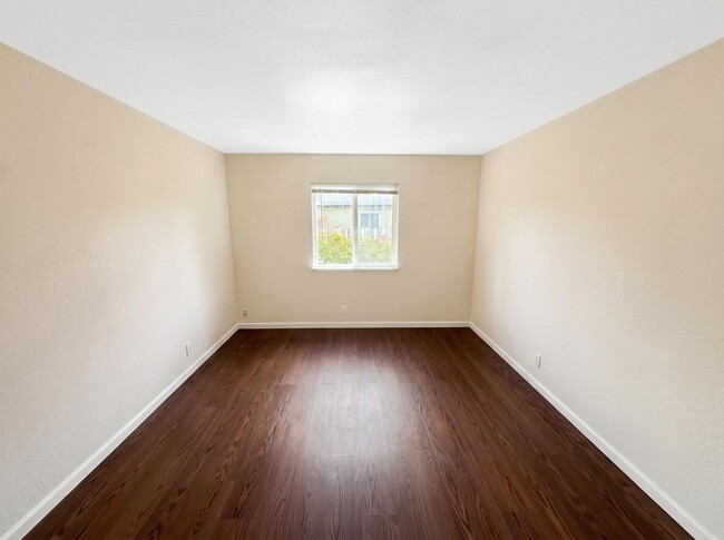 Photo - Spacious 3-Bedroom Home with Large Backyard in Fairfield