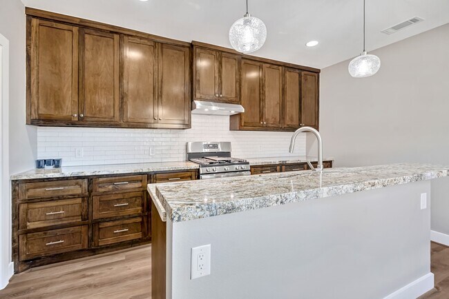 Photo - 430 N Hutcheson St