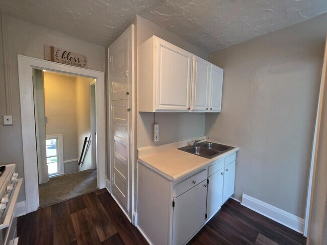 Photo - 126 Dawes Ave