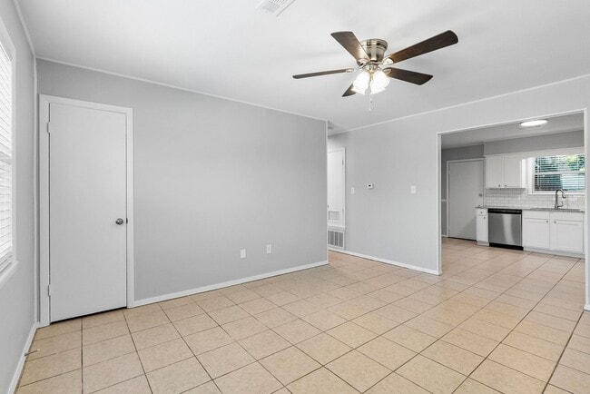 Photo - Fayetteville Flats