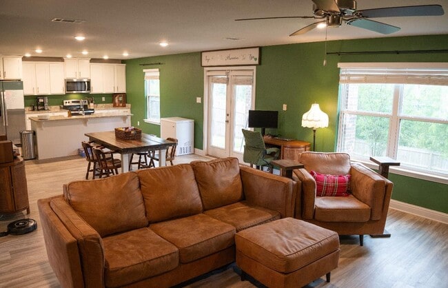 Photo - 5440 Leeds Ln