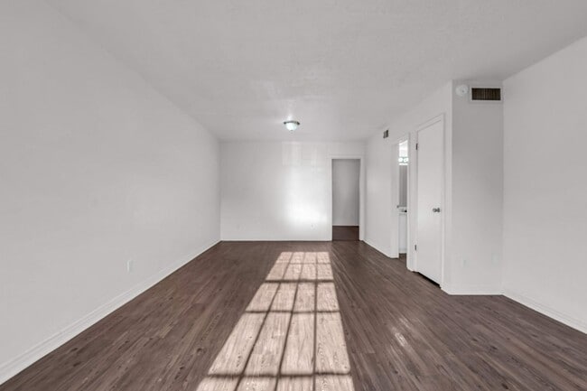 Photo - 1121 3rd Ave N