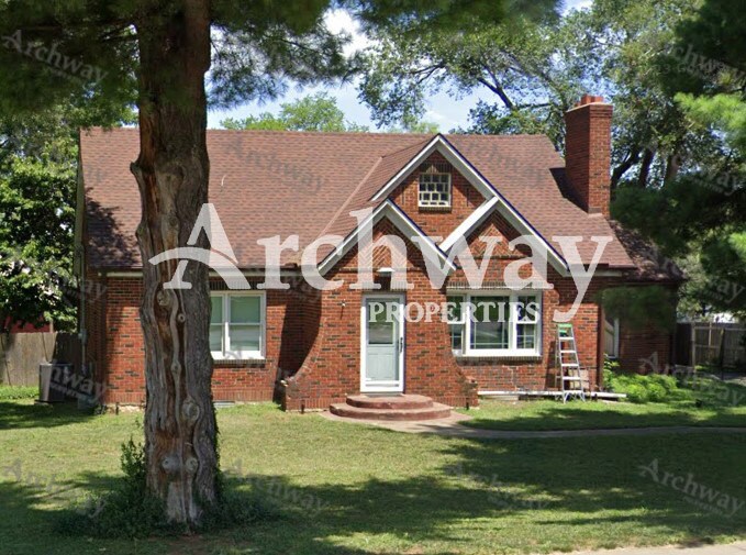 Photo - 10816 W 67th St House